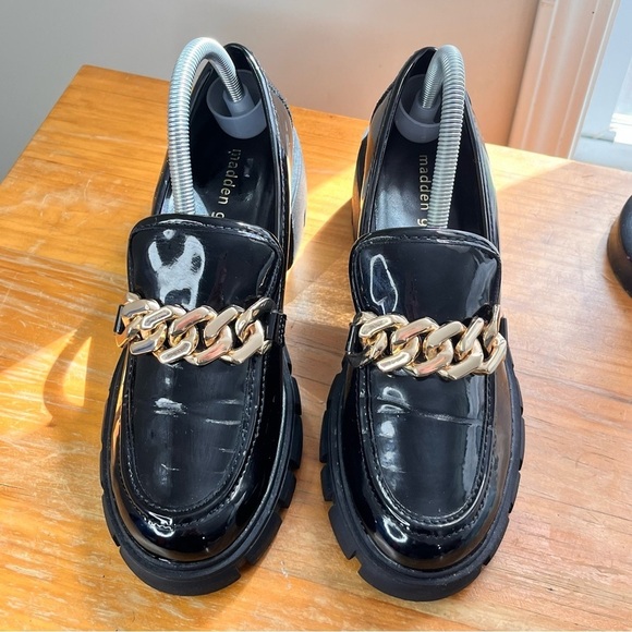 Madden Girl Hoxton Chain Link Chunky Heel Loafers - Picture 2 of 13